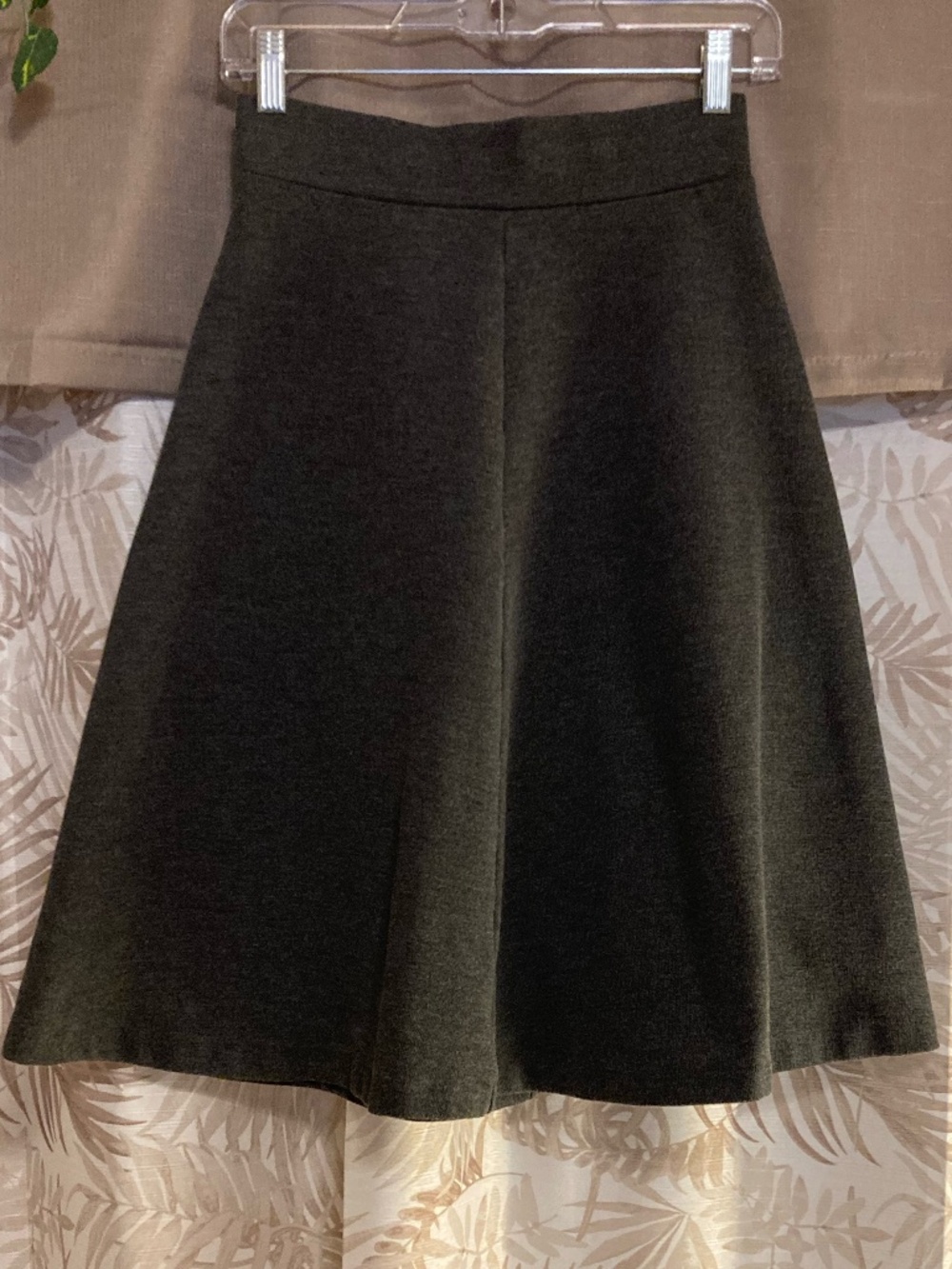 UNIQLO Midi Gray Skirt Charcoal Gray Size Small